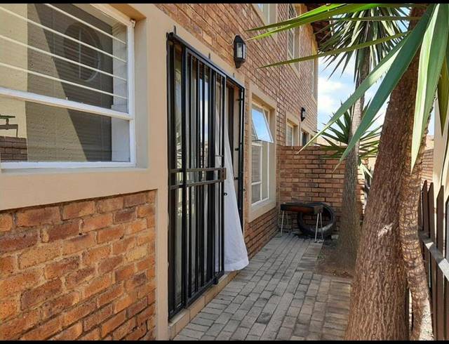 2 BEDROOM PROPERTY TO RENT IN EDLEEN